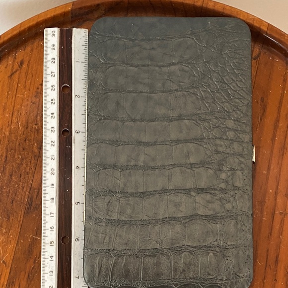 Elegant Gray Crocodile-Embossed Wallet - Picture 5 of 6